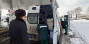 雪天路滑车辆遇险 通河公安紧急救助孕妇暖人心