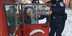 老人探亲不慎走失 冰城民警  暖心相助寻回亲人