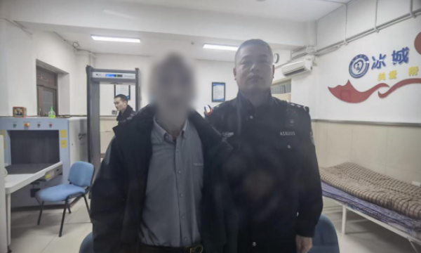 巡逻途中伸援手 暖心救助解民忧